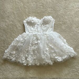 Elegant White Floral Wedding Dress